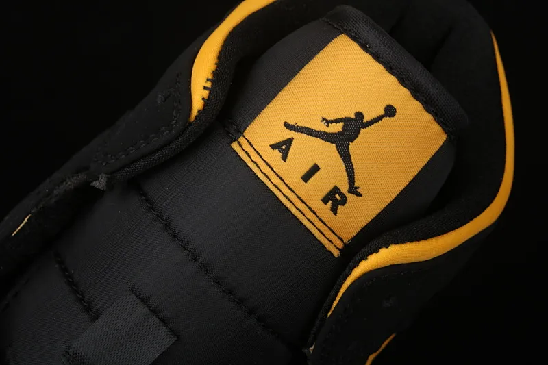 All categories Air Jordan Jordan series basketball shoes Air Jordan 1 Mid Air Jordan Mid AJ1 Joe 1 Hornet Zhongbang series basketball shoes CD6759-007